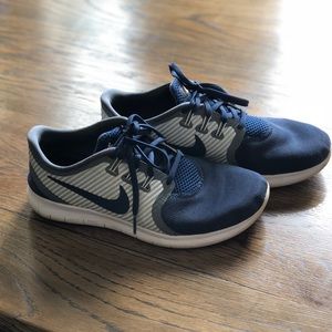 Navy Grey White Nike Free Sneakers
